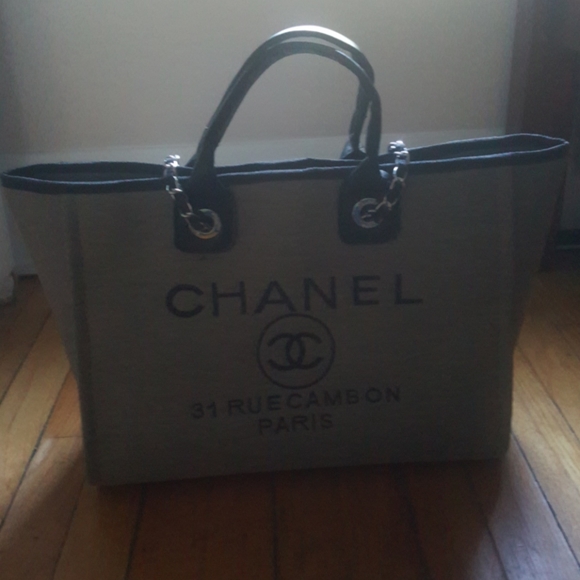 A Channel Bag - Picture 1 of 3